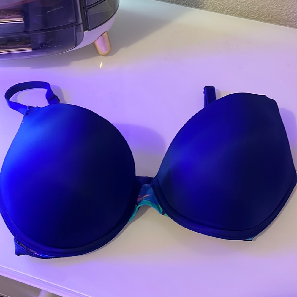 34D blue PINk bra